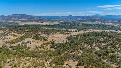 Tiny photo for 198 Flamingo Drive, Eagle Point, OR 97524 (MLS # 220212123)