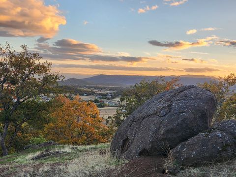 Tiny photo for 198 Flamingo Drive, Eagle Point, OR 97524 (MLS # 220212123)