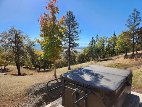 Tiny photo for 198 Flamingo Drive, Eagle Point, OR 97524 (MLS # 220212123)