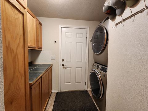 Tiny photo for 198 Flamingo Drive, Eagle Point, OR 97524 (MLS # 220212123)