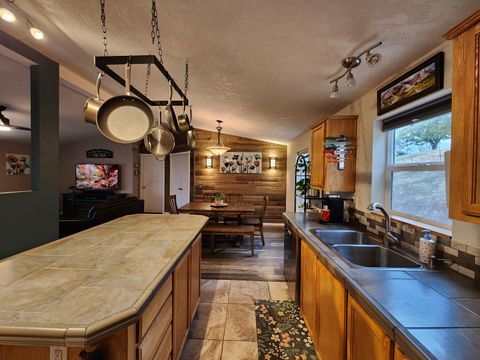 Tiny photo for 198 Flamingo Drive, Eagle Point, OR 97524 (MLS # 220212123)