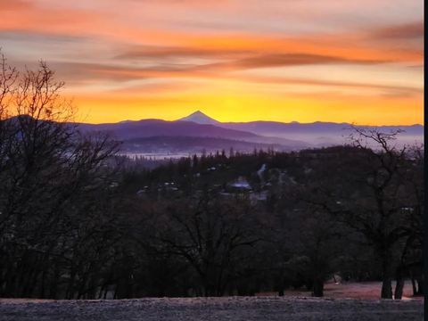 Tiny photo for 198 Flamingo Drive, Eagle Point, OR 97524 (MLS # 220212123)