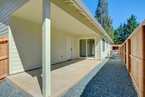 Tiny photo for 1637 Carnahan Drive, Grants Pass, OR 97527 (MLS # 220221294)