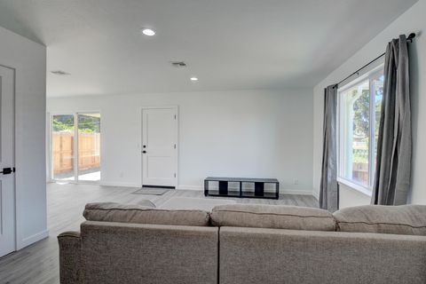 Tiny photo for 1637 Carnahan Drive, Grants Pass, OR 97527 (MLS # 220221294)