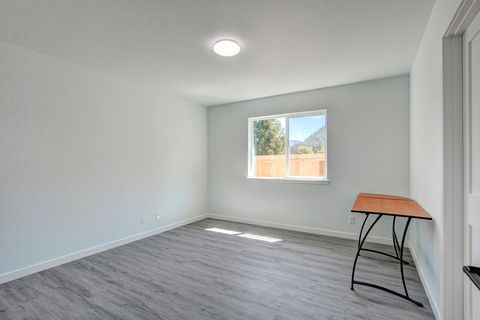 Tiny photo for 1637 Carnahan Drive, Grants Pass, OR 97527 (MLS # 220221294)