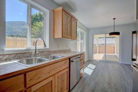 Tiny photo for 1637 Carnahan Drive, Grants Pass, OR 97527 (MLS # 220221294)