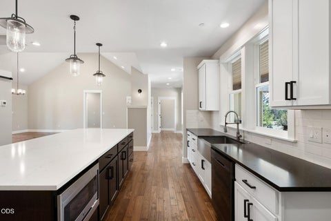 Tiny photo for 615 NW 89th Street, Redmond, OR 97756 (MLS # 220223671)