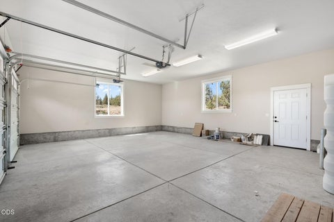 Tiny photo for 615 NW 89th Street, Redmond, OR 97756 (MLS # 220223671)