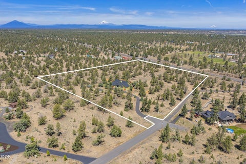 Tiny photo for 615 NW 89th Street, Redmond, OR 97756 (MLS # 220223671)