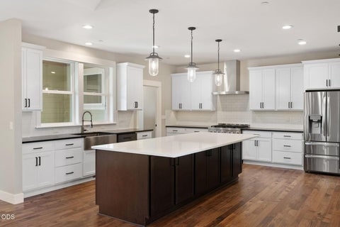 Tiny photo for 615 NW 89th Street, Redmond, OR 97756 (MLS # 220223671)