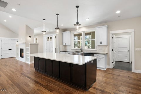 Tiny photo for 615 NW 89th Street, Redmond, OR 97756 (MLS # 220223671)