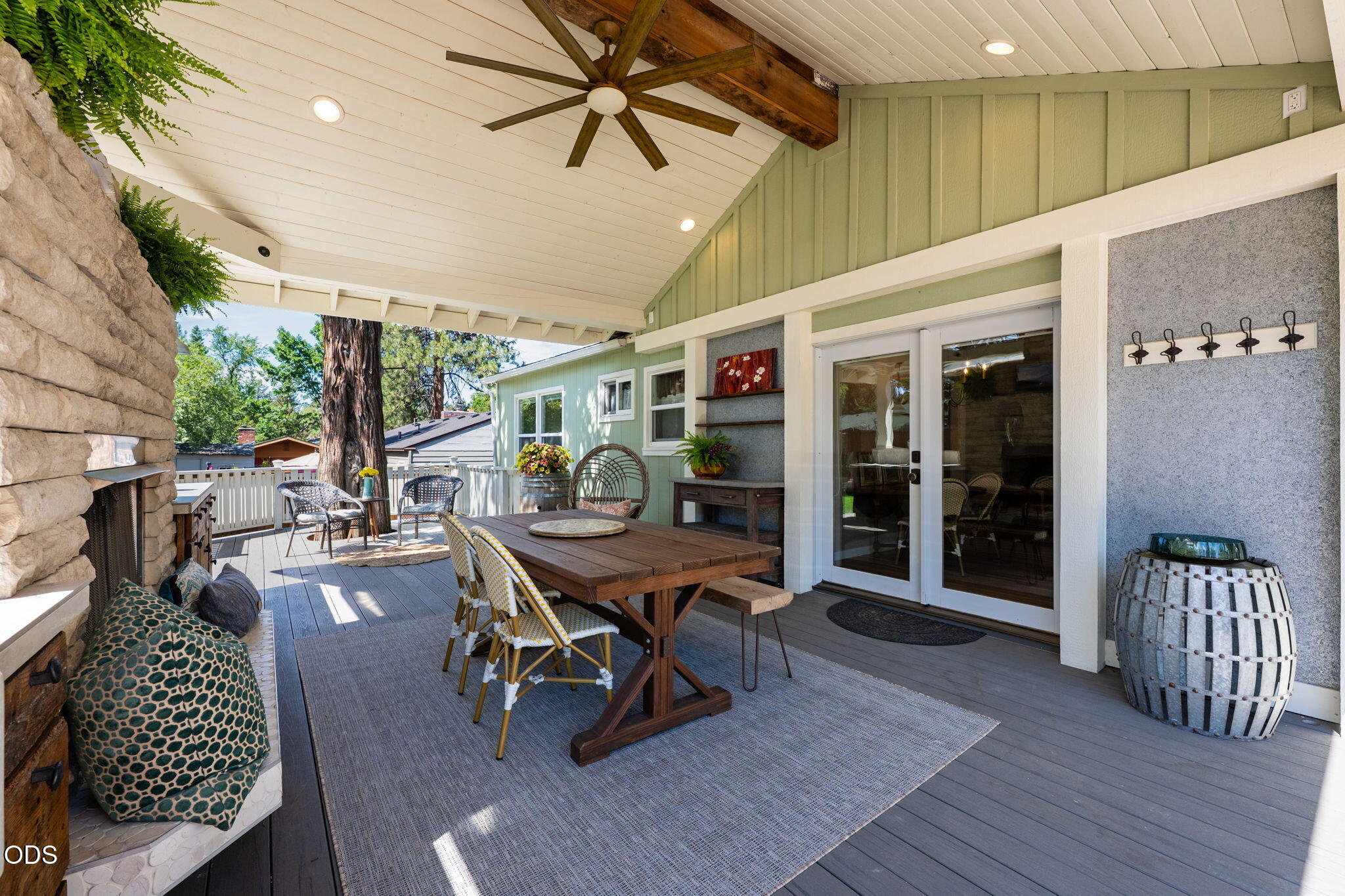 807 NE 10th Street