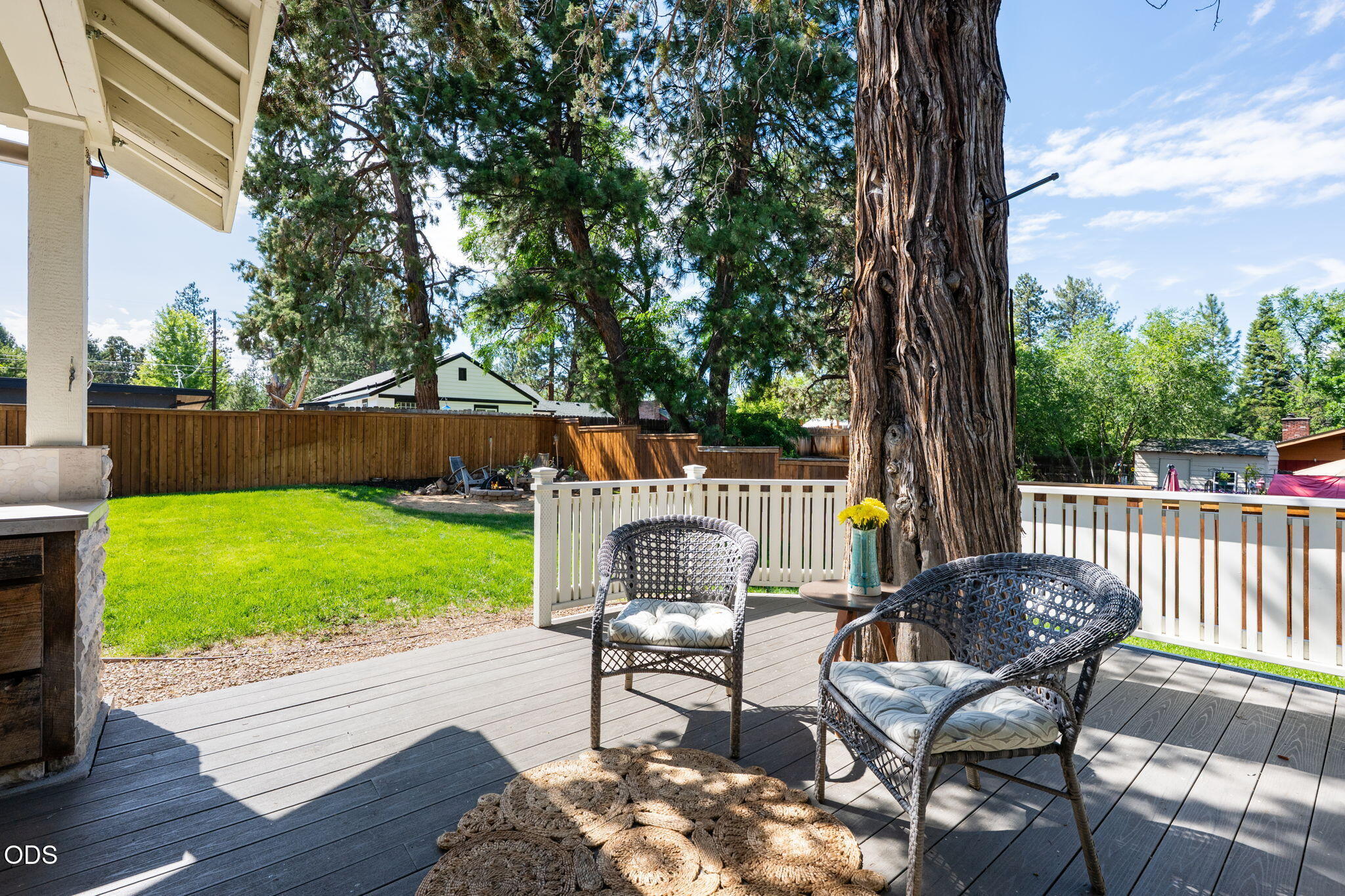 807 NE 10th Street