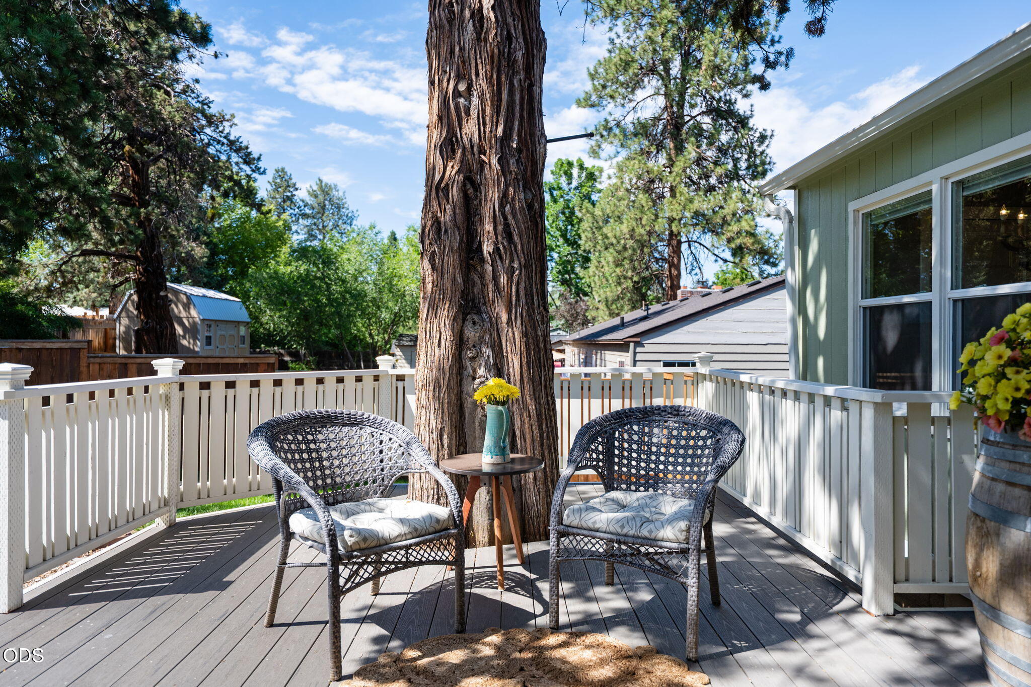 807 NE 10th Street