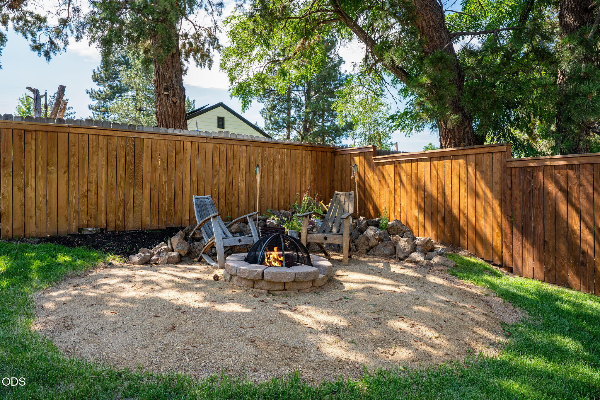 807 NE 10th Street