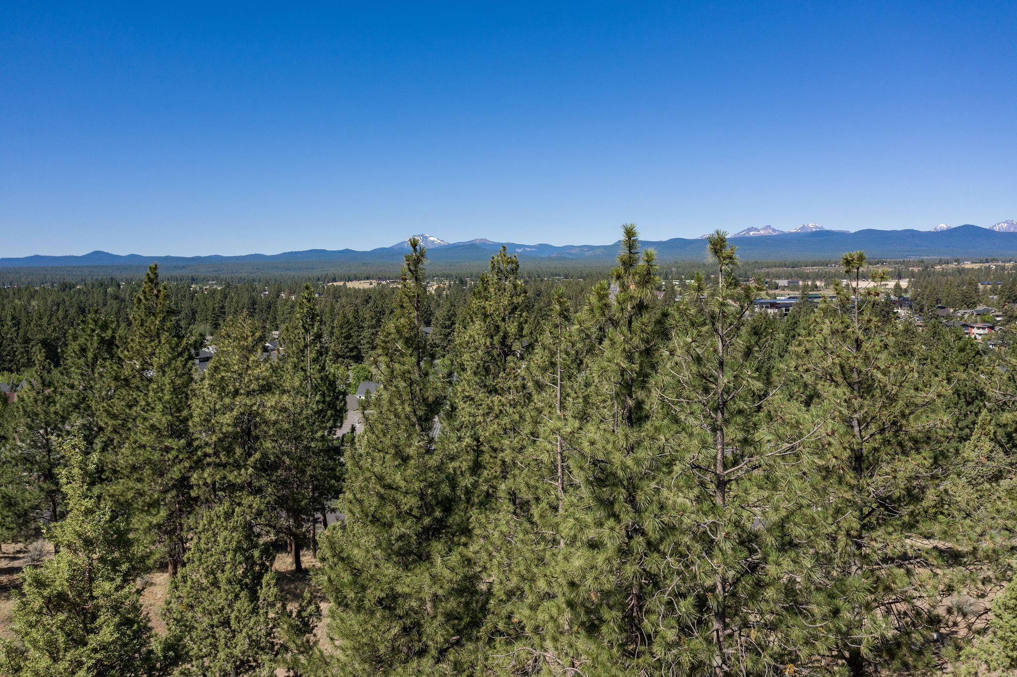 Skyliner Summit - Land