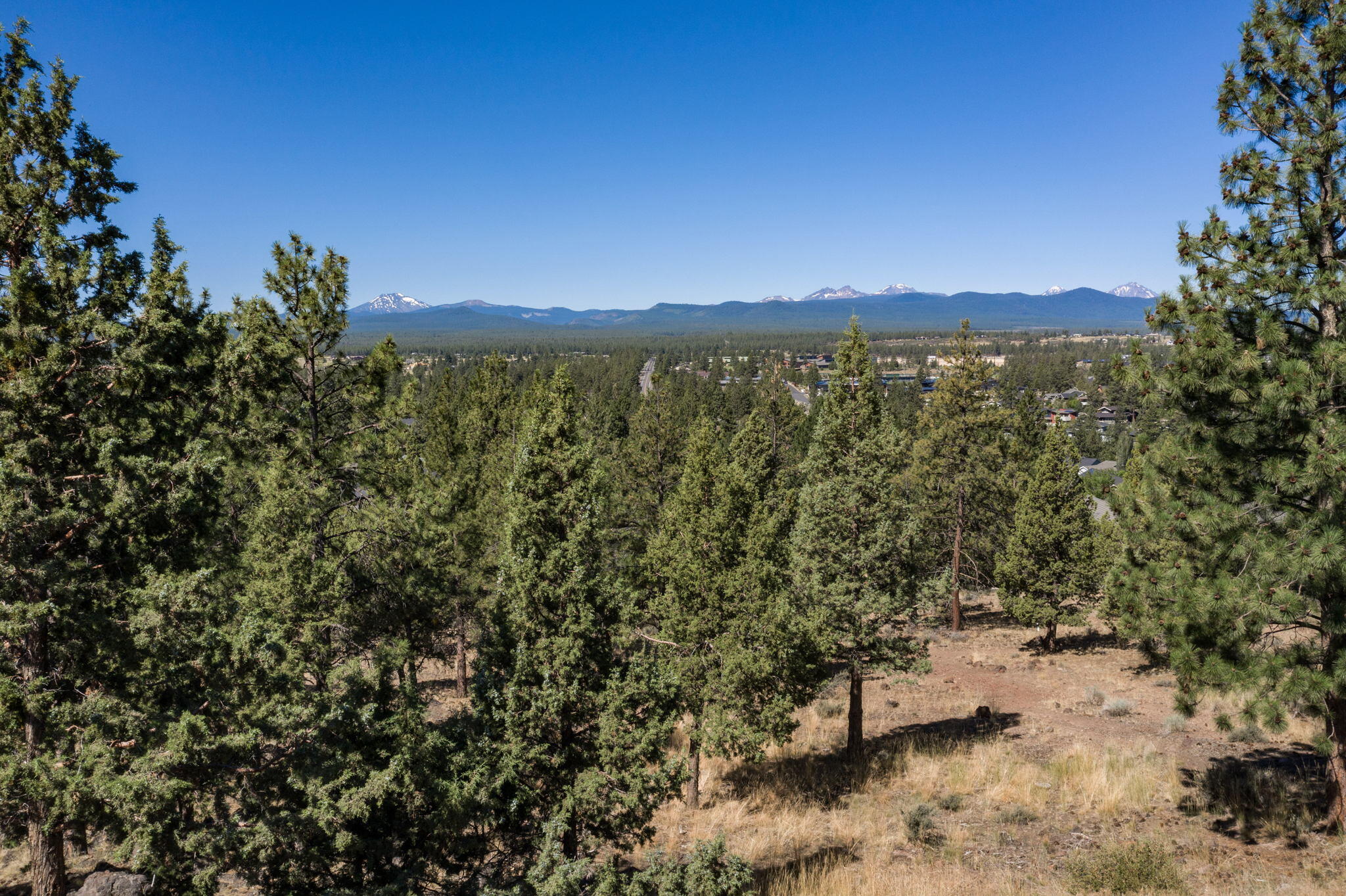 Skyliner Summit - Land