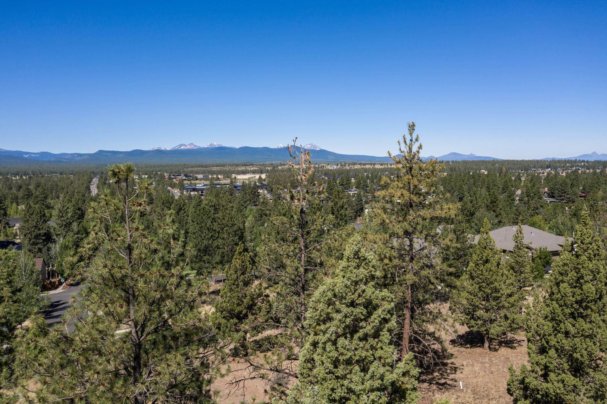 Skyliner Summit - Land