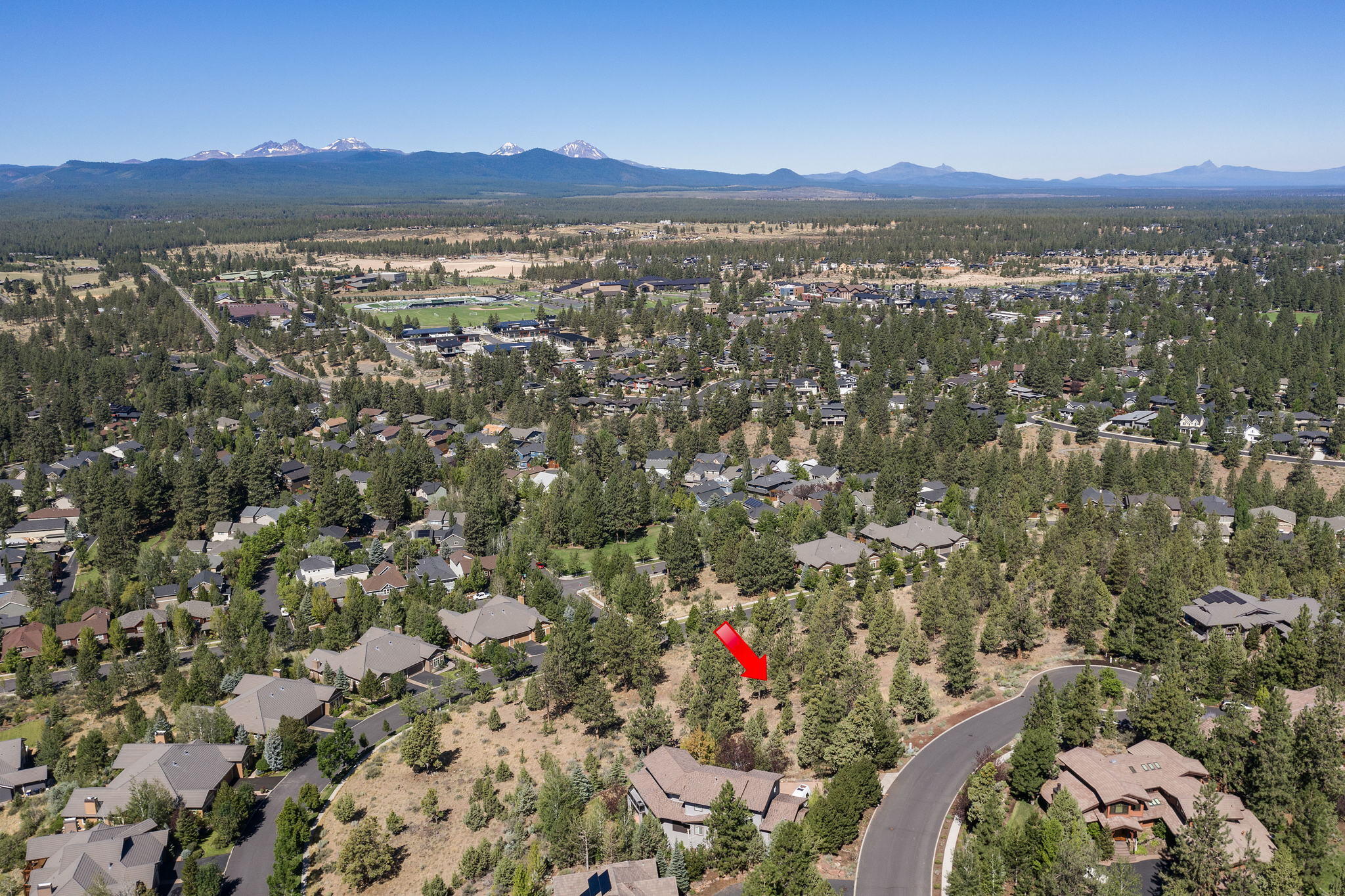 Skyliner Summit - Land