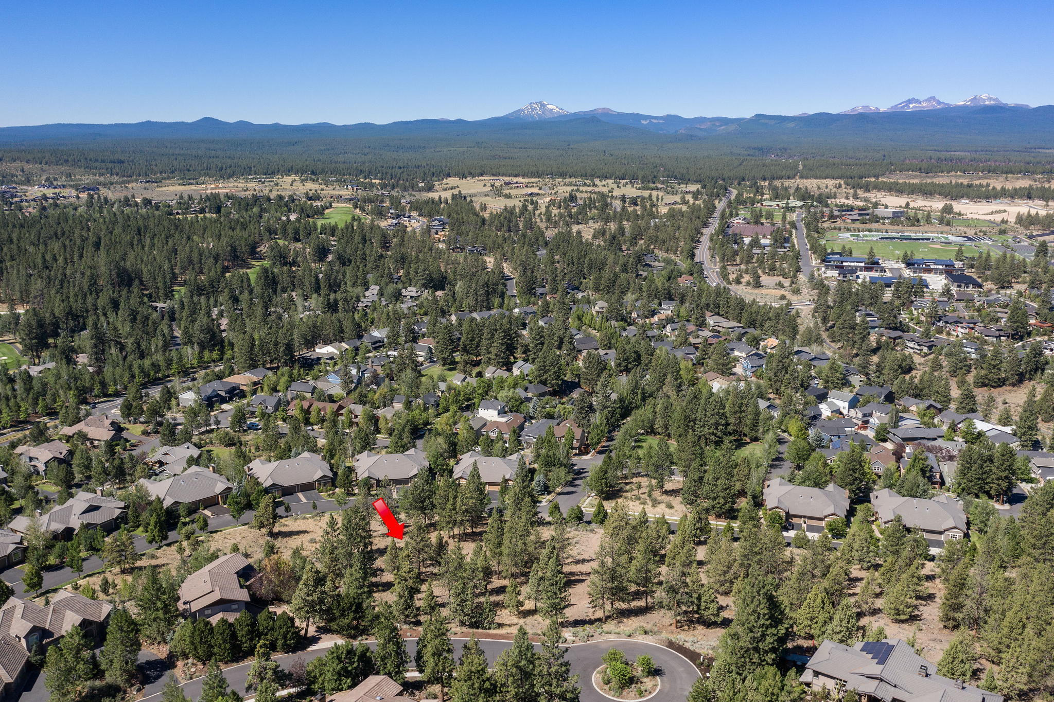 Skyliner Summit - Land