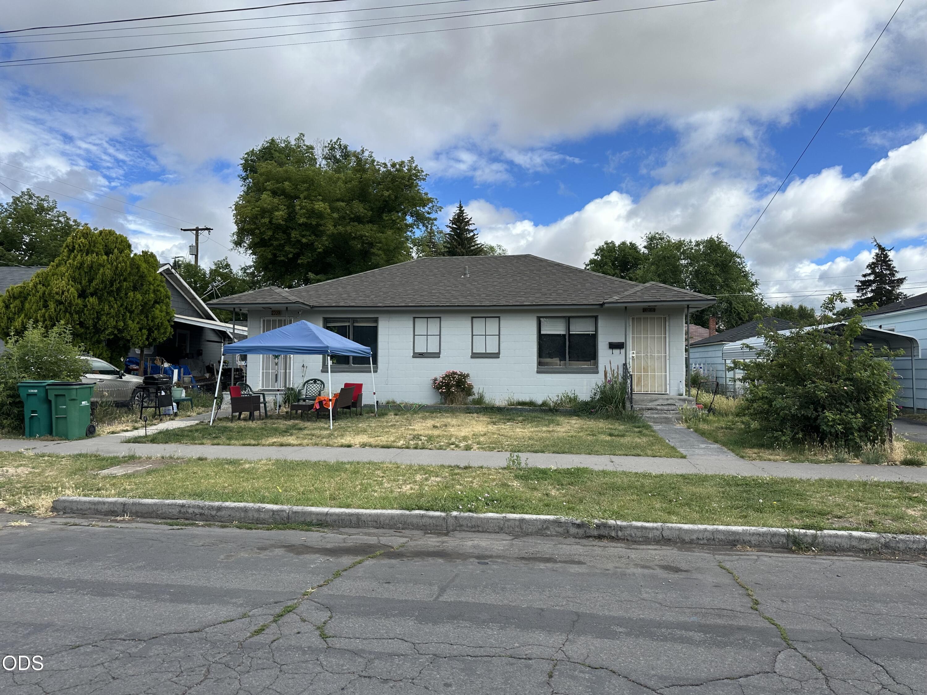 Photo 1 of 1 — 2215 Applegate Avenue, Klamath Falls, OR 97601