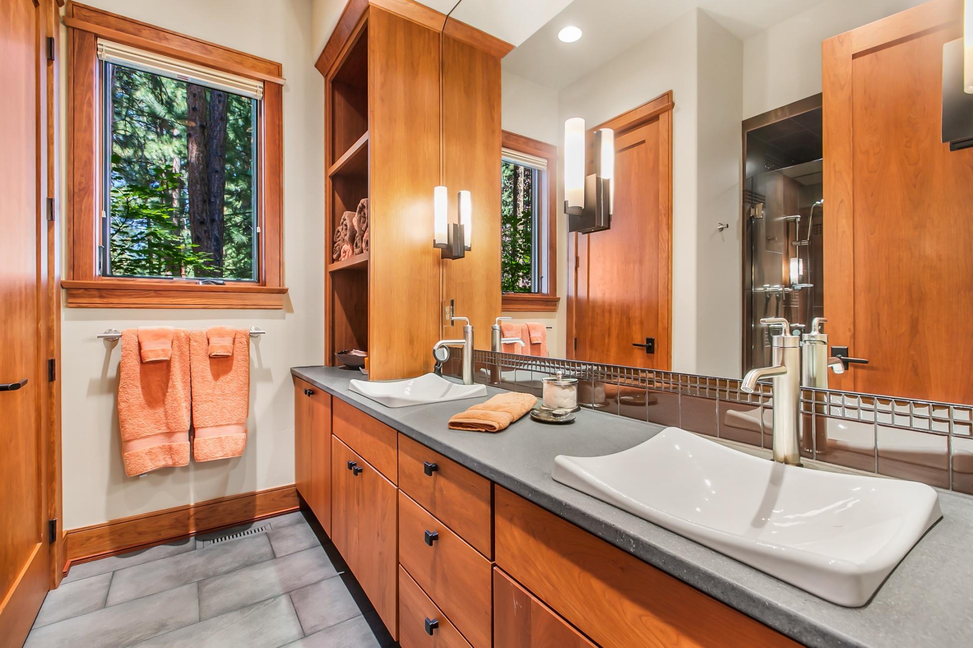 Broken Top - Residential