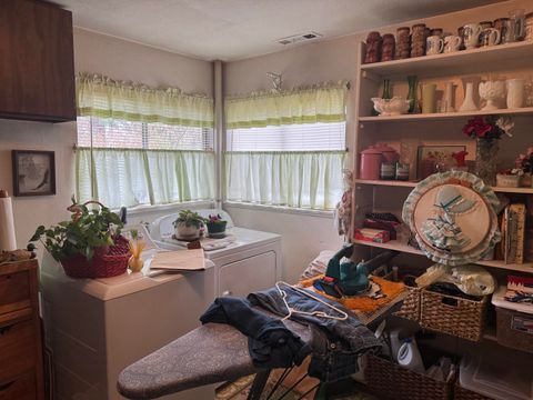 Tiny photo for 225 SW Westholm Avenue, Grants Pass, OR 97526 (MLS # 220213297)