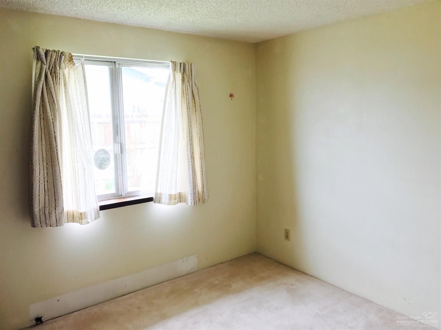 Hillcrest J - Residential