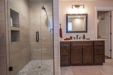 Tiny photo for 505 NW Flagline Drive, Bend, OR 97703 (MLS # 220217000)