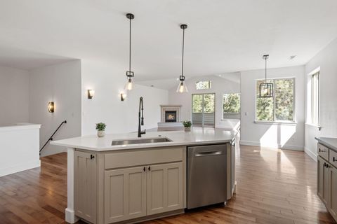 Tiny photo for 505 NW Flagline Drive, Bend, OR 97703 (MLS # 220217000)