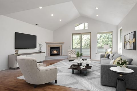 Tiny photo for 505 NW Flagline Drive, Bend, OR 97703 (MLS # 220217000)