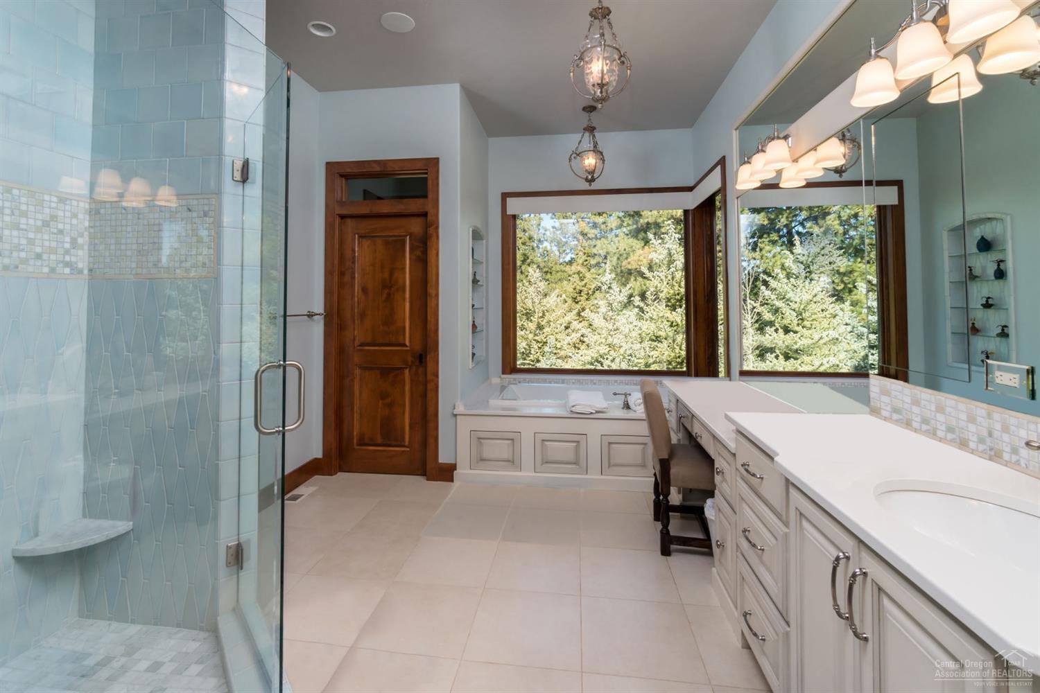 Broken Top - Residential