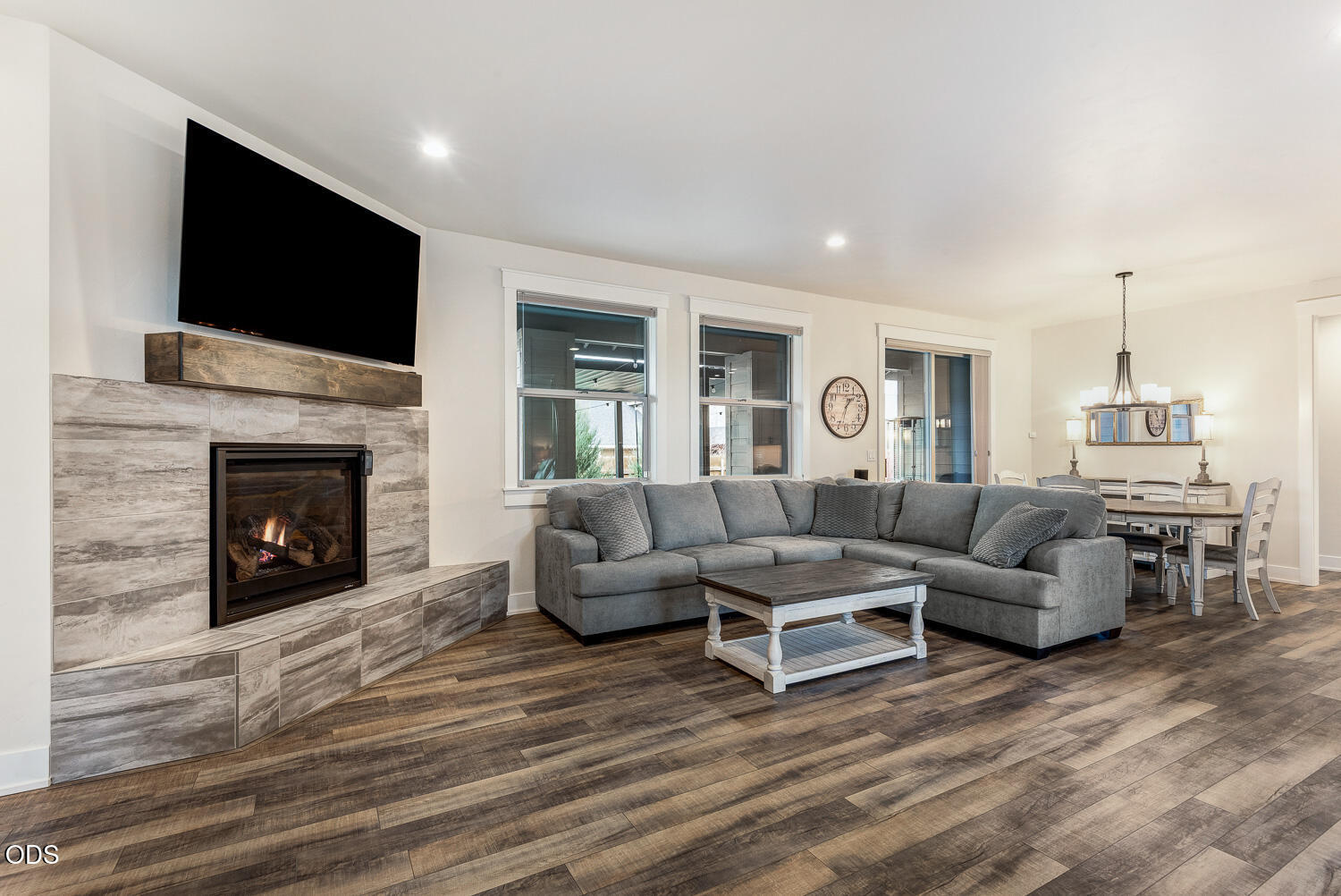 2758 NW 23rd Loop