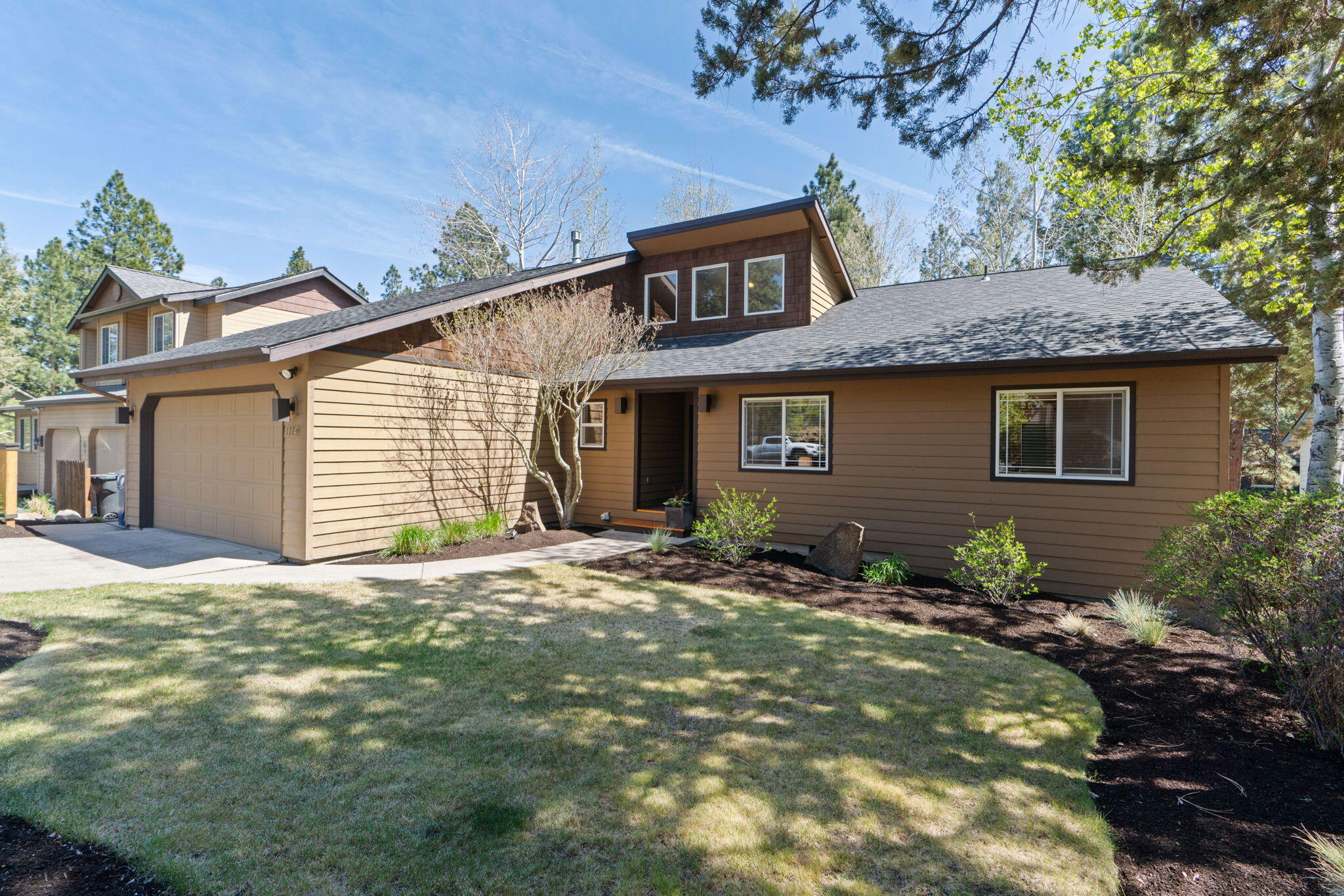 1114 NW Knoxville Court