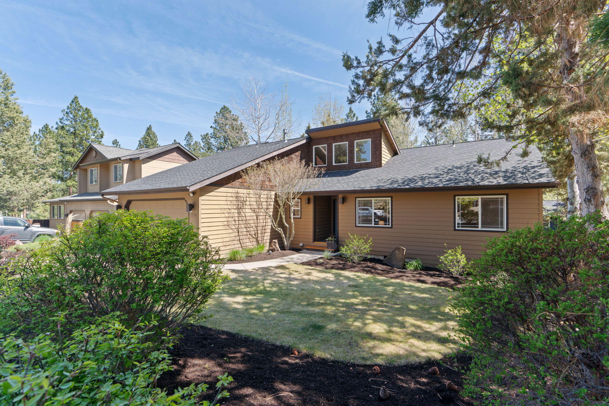 1114 NW Knoxville Court