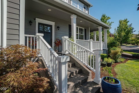 Tiny photo for 4110 Hemlock Drive, Medford, OR 97504 (MLS # 220226649)