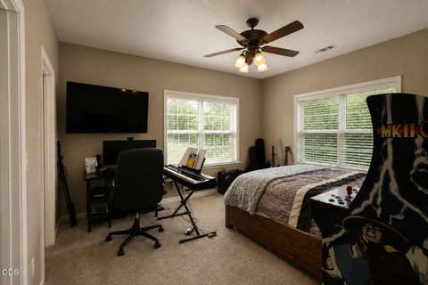 Tiny photo for 4110 Hemlock Drive, Medford, OR 97504 (MLS # 220226649)