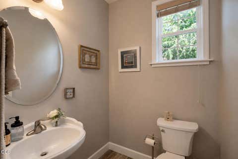 Tiny photo for 4110 Hemlock Drive, Medford, OR 97504 (MLS # 220226649)