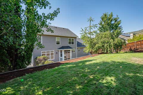 Tiny photo for 4110 Hemlock Drive, Medford, OR 97504 (MLS # 220226649)