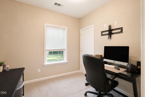 Tiny photo for 4110 Hemlock Drive, Medford, OR 97504 (MLS # 220226649)