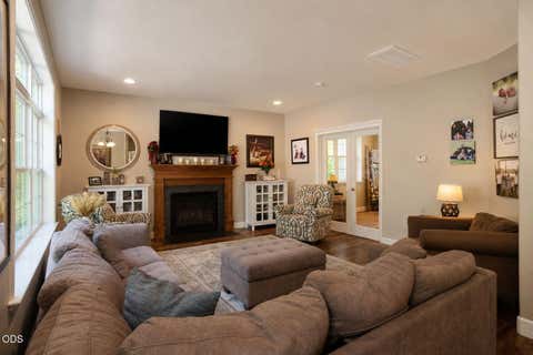 Tiny photo for 4110 Hemlock Drive, Medford, OR 97504 (MLS # 220226649)