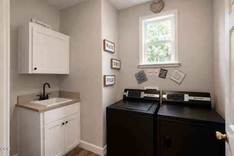 Tiny photo for 4110 Hemlock Drive, Medford, OR 97504 (MLS # 220226649)