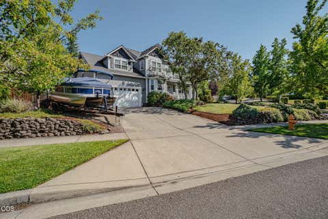 Photo of 4110 Hemlock Drive, Medford, OR 97504 (MLS # 220226649)