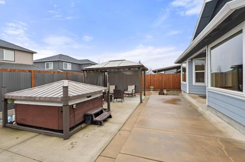 Tiny photo for 1758 Pearl Eye Lane, Medford, OR 97504 (MLS # 220213011)