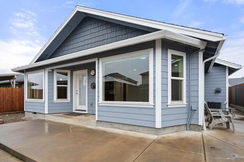 Tiny photo for 1758 Pearl Eye Lane, Medford, OR 97504 (MLS # 220213011)