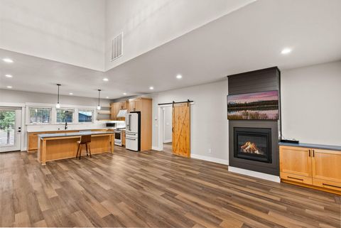 Tiny photo for 17008 Sharp Drive, Bend, OR 97707 (MLS # 220215069)