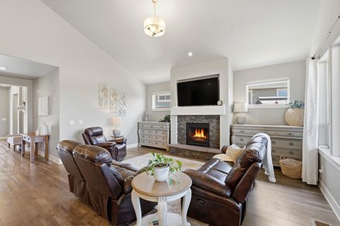 Tiny photo for 855 NE Hudspeth Circle, Prineville, OR 97754 (MLS # 220221649)