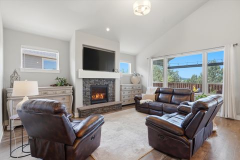 Tiny photo for 855 NE Hudspeth Circle, Prineville, OR 97754 (MLS # 220221649)