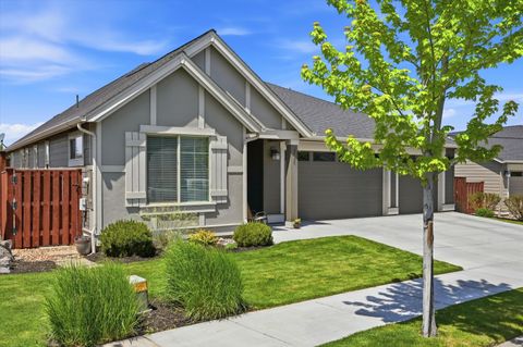 Tiny photo for 855 NE Hudspeth Circle, Prineville, OR 97754 (MLS # 220221649)