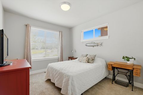 Tiny photo for 855 NE Hudspeth Circle, Prineville, OR 97754 (MLS # 220221649)